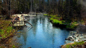 Liard-River-Hot-Springs-300px-Photo-by-Lee-Tengum
